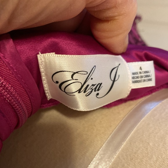 Eliza J formal gown size 4 - Picture 8 of 9